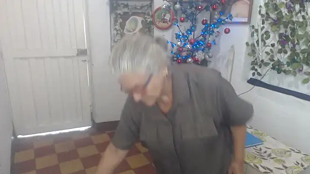 FunnyGrandma online show from December 17, 8:36 pm