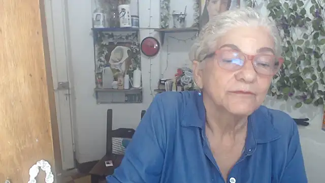 FunnyGrandma online show from April 30, 1:01 am