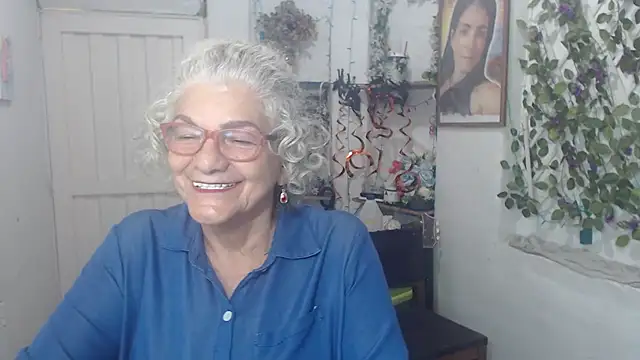 FunnyGrandma online show from October 26, 11:38 pm