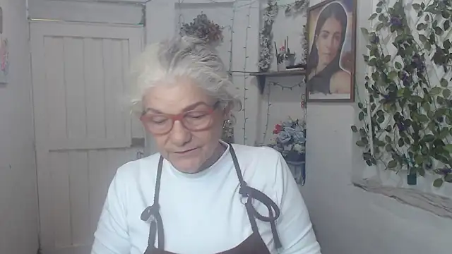 FunnyGrandma online show from October 12, 10:11 pm