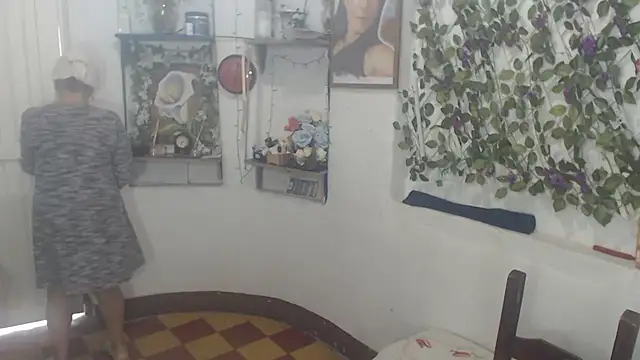 FunnyGrandma online show from February 14, 5:46 pm