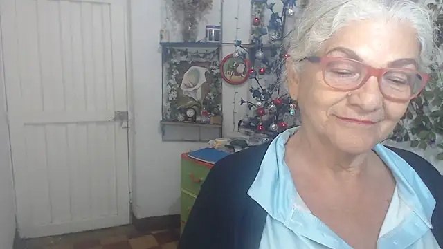 FunnyGrandma online show from December 23, 2:33 am