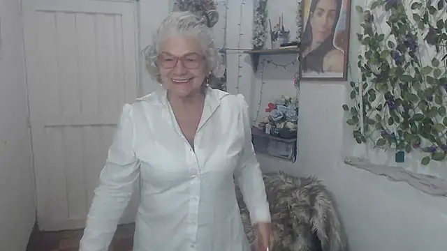 FunnyGrandma online show from October 18, 2:35 am