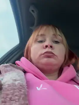 Snapshot of Model9798 chatting on February 7, 2:26 pm Model9798 online show from February 7, 2:26 pm