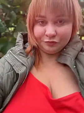 Snapshot of Model9798 chatting on September 25, 6:19 am Model9798 online show from September 25, 6:19 am