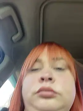 Snapshot of Model9798 chatting on June 4, 7:24 am Model9798 online show from June 4, 7:24 am