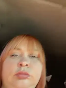 Model9798 online show from April 13, 6:39 am