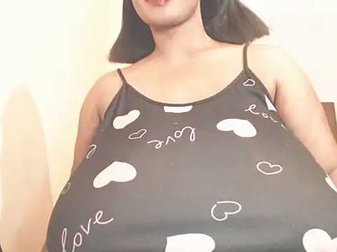 MissTits online show from May 1, 10:26 pm