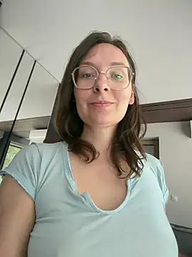 The Snowwhitee online show from June 18, 8:46 am