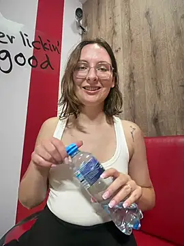 The Snowwhitee online show from July 2, 8:04 pm
