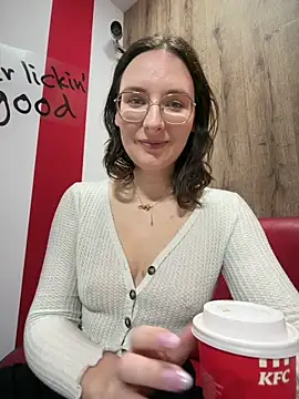 The Snowwhitee online show from April 4, 9:10 pm