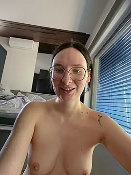 The Snowwhitee online show from March 10, 10:41 am