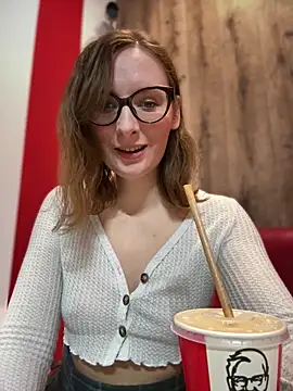 The Snowwhitee online show from February 11, 7:25 pm