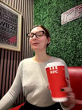 The Snowwhitee online show from January 11, 9:05 am