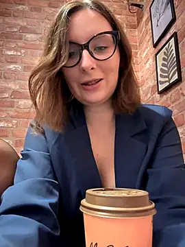 Snapshot of The_Snowwhitee chatting on November 1, 9:08 pm The Snowwhitee online show from November 1, 9:08 pm