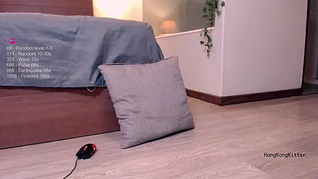 Snapshot of hongkongkitten chatting on October 11, 3:46 pm hongkongkitten online show from October 11, 3:46 pm