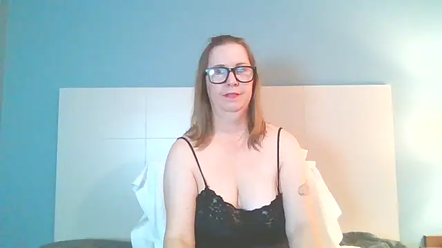 Snapshot of SweetandNaughty1 chatting on December 27, 12:01 pm SweetandNaughty1 online show from December 27, 12:01 pm