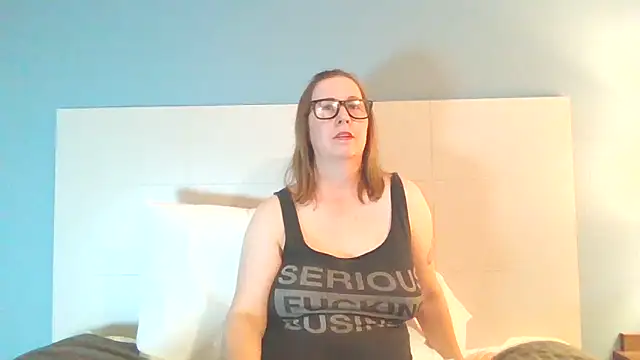 Snapshot of SweetandNaughty1 chatting on March 14, 5:48 am SweetandNaughty1 online show from March 14, 5:48 am