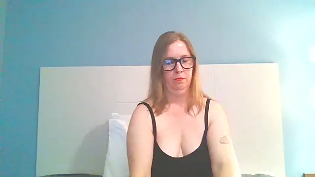 Snapshot of SweetandNaughty1 chatting on January 31, 3:20 am SweetandNaughty1 online show from January 31, 3:20 am
