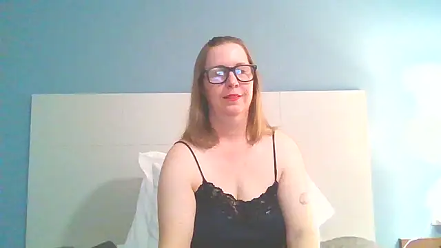 Snapshot of SweetandNaughty1 chatting on March 4, 9:40 am SweetandNaughty1 online show from March 4, 9:40 am