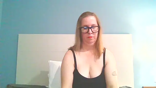 Snapshot of SweetandNaughty1 chatting on January 29, 7:32 pm SweetandNaughty1 online show from January 29, 7:32 pm