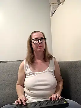 Snapshot of SweetandNaughty1 chatting on November 13, 9:08 pm SweetandNaughty1 online show from November 13, 9:08 pm