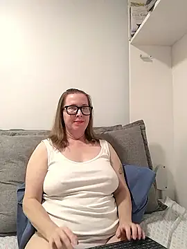 Snapshot of SweetandNaughty1 chatting on December 3, 8:08 pm SweetandNaughty1 online show from December 3, 8:08 pm