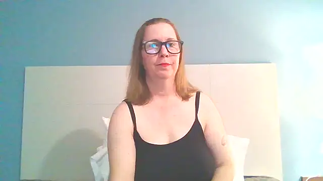 Snapshot of SweetandNaughty1 chatting on March 5, 10:33 am SweetandNaughty1 online show from March 5, 10:33 am