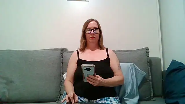 SweetandNaughty1 online show from April 13, 3:54 am