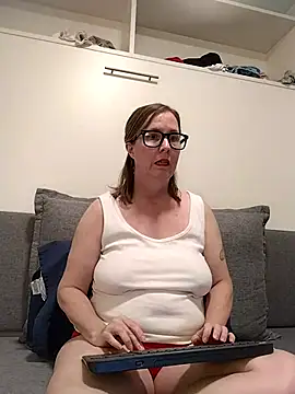 SweetandNaughty1 online show from May 6, 5:00 am