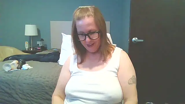 Snapshot of SweetandNaughty1 chatting on September 12, 3:50 am SweetandNaughty1 online show from September 12, 3:50 am
