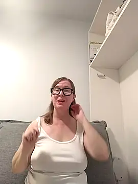 Snapshot of SweetandNaughty1 chatting on October 27, 9:16 pm SweetandNaughty1 online show from October 27, 9:16 pm