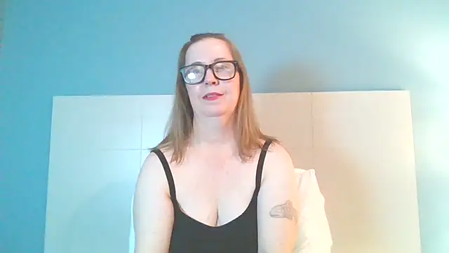 Snapshot of SweetandNaughty1 chatting on January 1, 4:39 am SweetandNaughty1 online show from January 1, 4:39 am