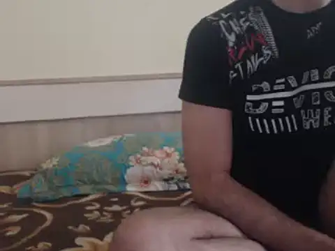 yvesstorm1 online show from February 19, 1:39 pm