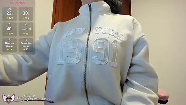 antoniaacxx online show from January 12, 10:55 am