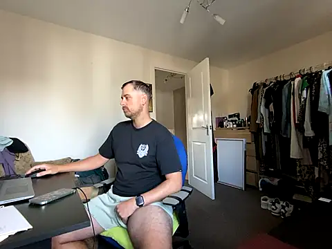 Snapshot of Kramer023 chatting on September 24, 9:27 am Kramer023 online show from September 24, 9:27 am