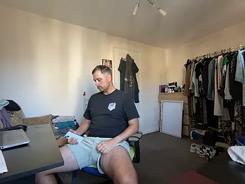 Snapshot of Kramer023 chatting on September 22, 10:21 am Kramer023 online show from September 22, 10:21 am