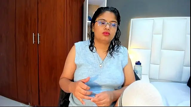 yeral2017 online show from April 15, 7:58 pm