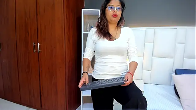 Snapshot of yeral2017 chatting on November 19, 1:55 pm yeral2017 online show from November 19, 1:55 pm