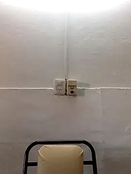 Snapshot of Reload_033 chatting on February 27, 11:10 am Reload 033 online show from February 27, 11:10 am