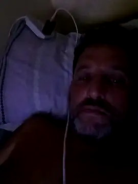 Snapshot of Reload_033 chatting on March 6, 3:23 am Reload 033 online show from March 6, 3:23 am