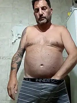 Snapshot of Reload_033 chatting on February 26, 4:01 am Reload 033 online show from February 26, 4:01 am