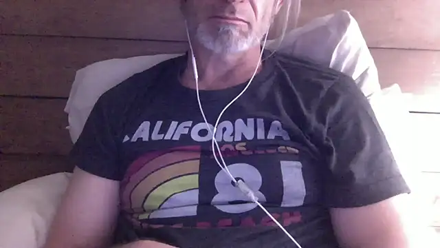 readyforfunxxx online show from December 7, 10:50 am