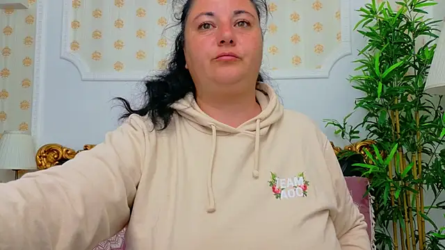 AleshaArabian online show from May 6, 3:54 am