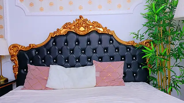 Snapshot of AleshaArabian chatting on July 1, 4:02 am AleshaArabian online show from July 1, 4:02 am