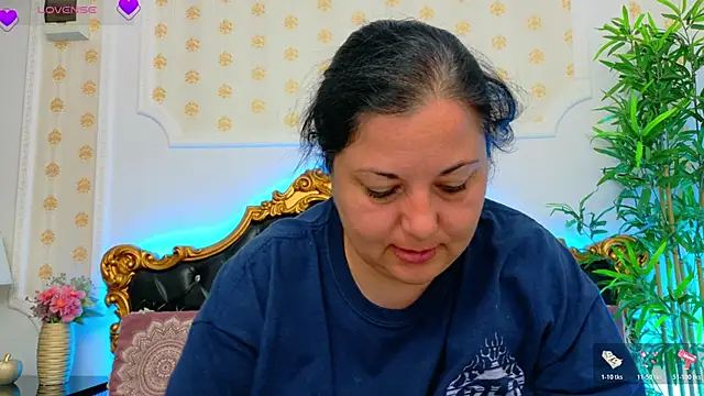 AleshaArabian online show from April 9, 4:25 am