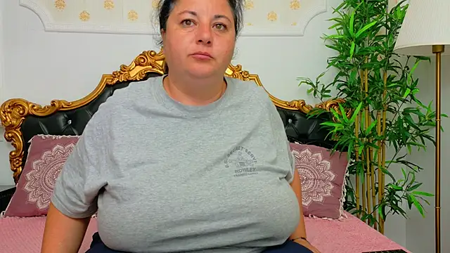 AleshaArabian online show from May 7, 3:22 am
