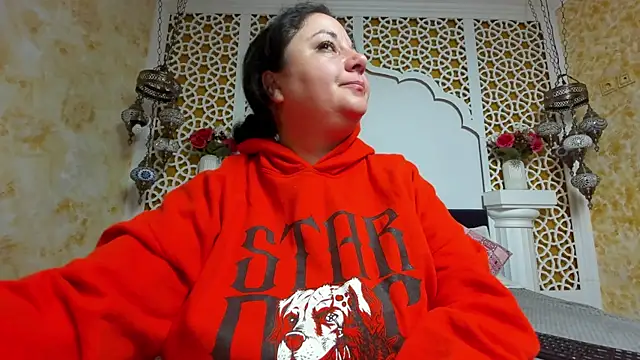 Snapshot of AleshaArabian chatting on October 15, 2:32 am AleshaArabian online show from October 15, 2:32 am