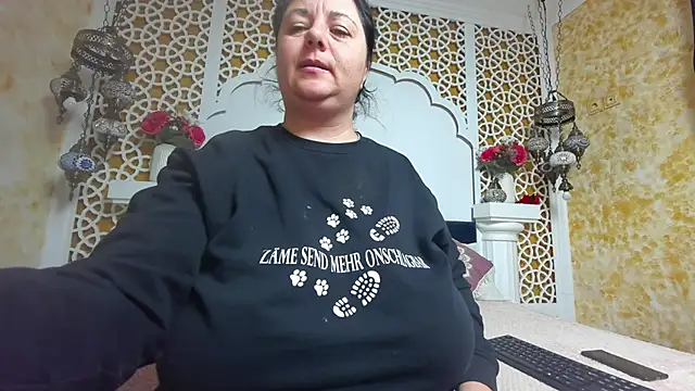 AleshaArabian online show from December 15, 5:13 am