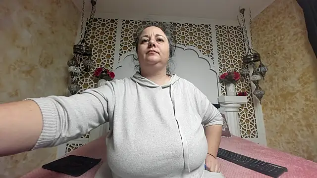 AleshaArabian online show from February 12, 4:45 am